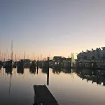 Barco Dalida Bådhotel *